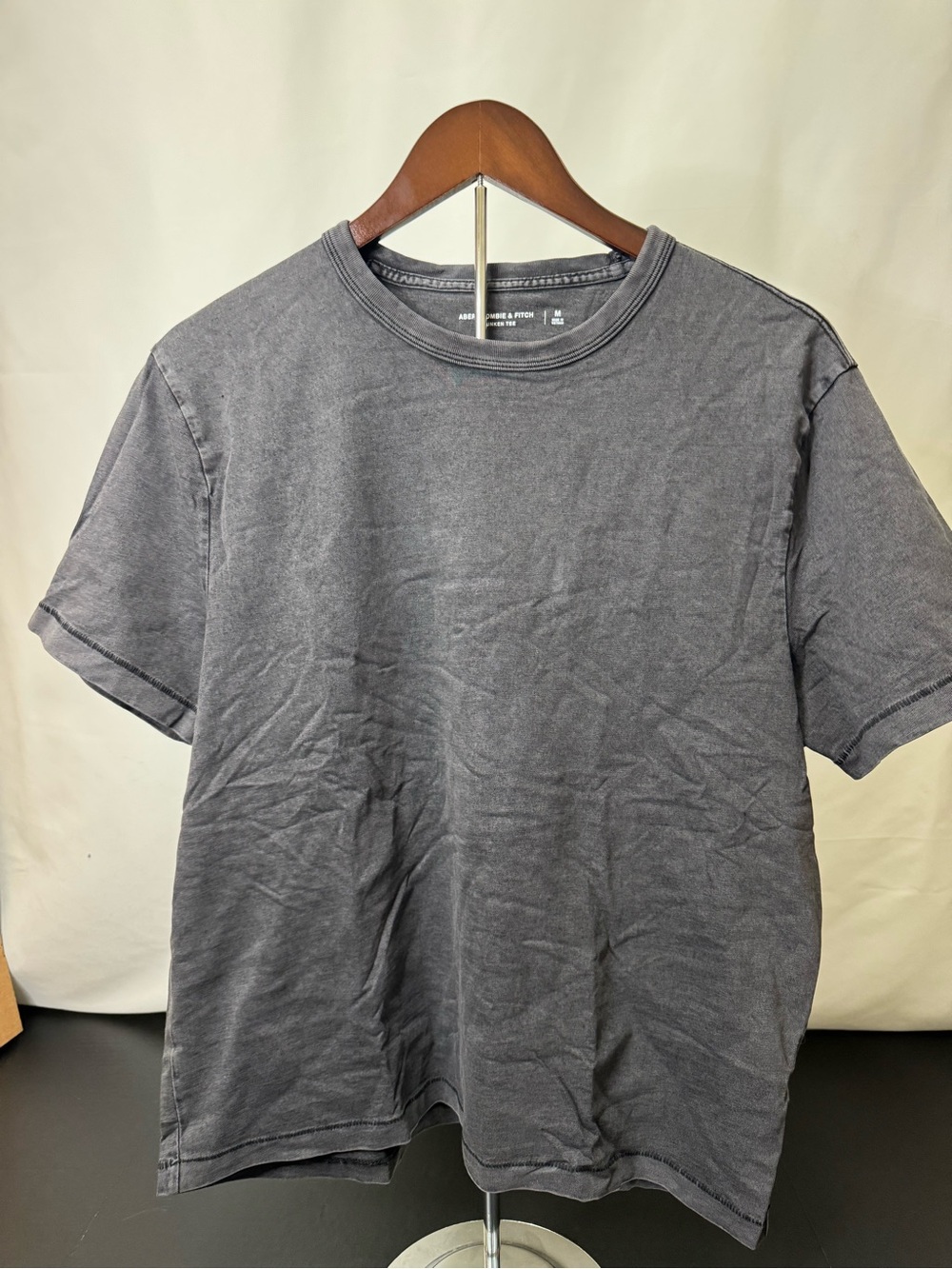 Abercrombie & Fitch Short Sleeve Crew Tee - Charcoal men’s medium.